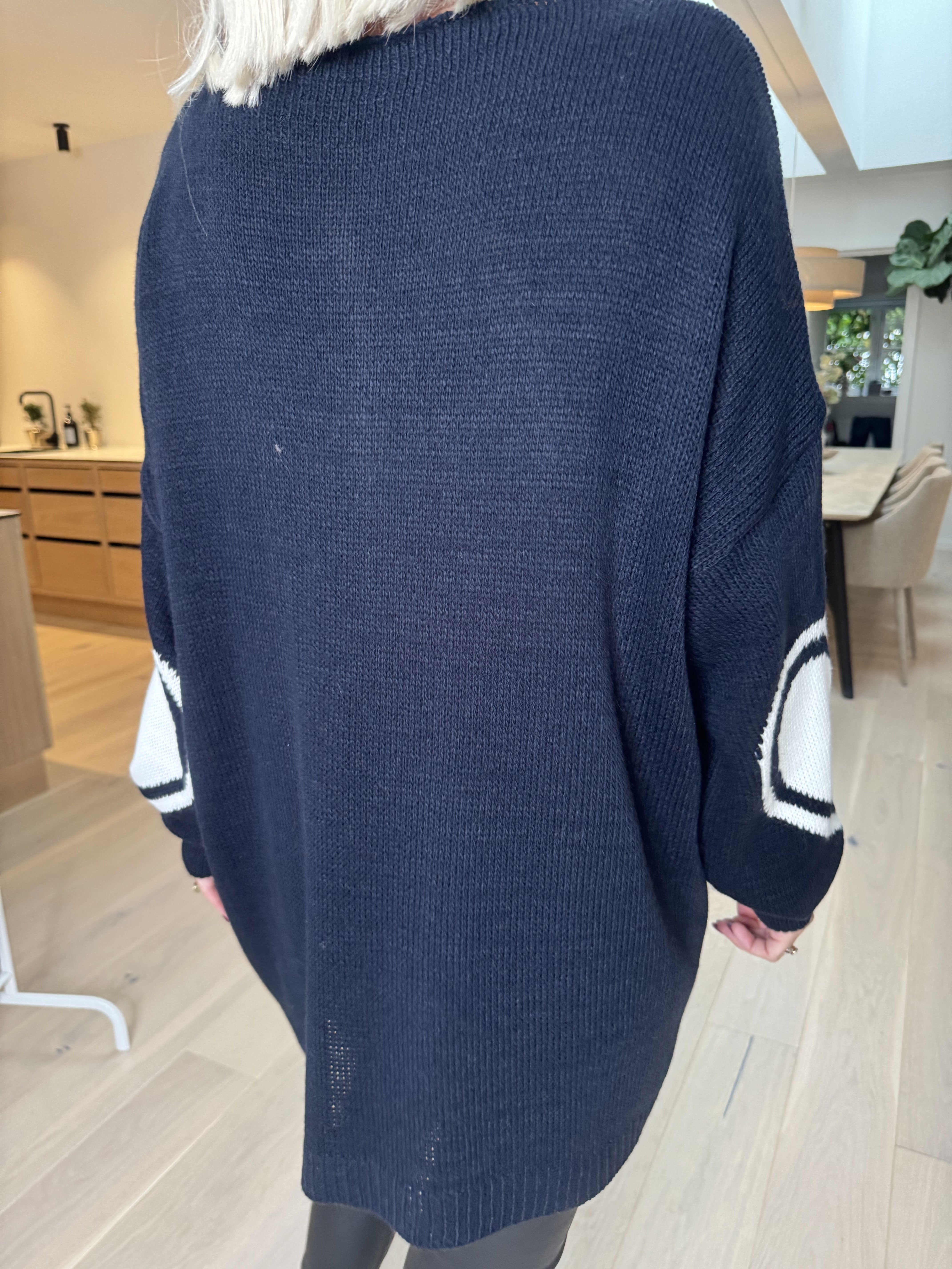 Lorena - Stickad blus med stort hjärta